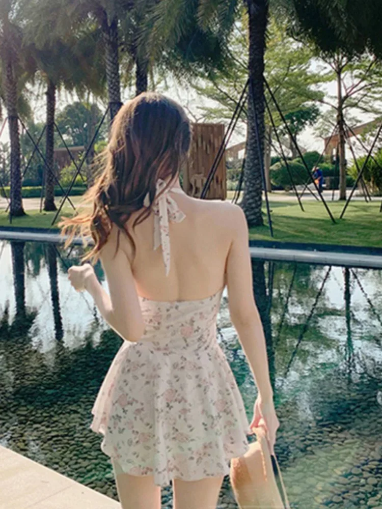 เซ็กซี่ดอกไม้Backless Slim Beach Dressผู้หญิงสูงเอวLaced Upชุดชายหาด 2025 ฤดูร้อนใหม่ชุดว่ายน้ําOne Pieceชุดว่ายน้ํา