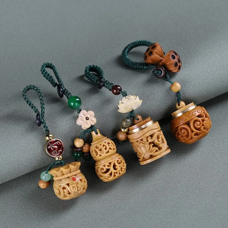 Wooden Hollow-carved Gourd Sachet Pendant Keychain Decoration Oil Diffuser for Car and Home As Personalized Decorative Item