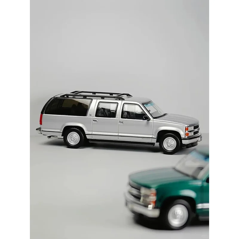 New 1:64 Bliss Gmc-Suburban Gmt400-Chevrolet 2026 Hec Tmcs