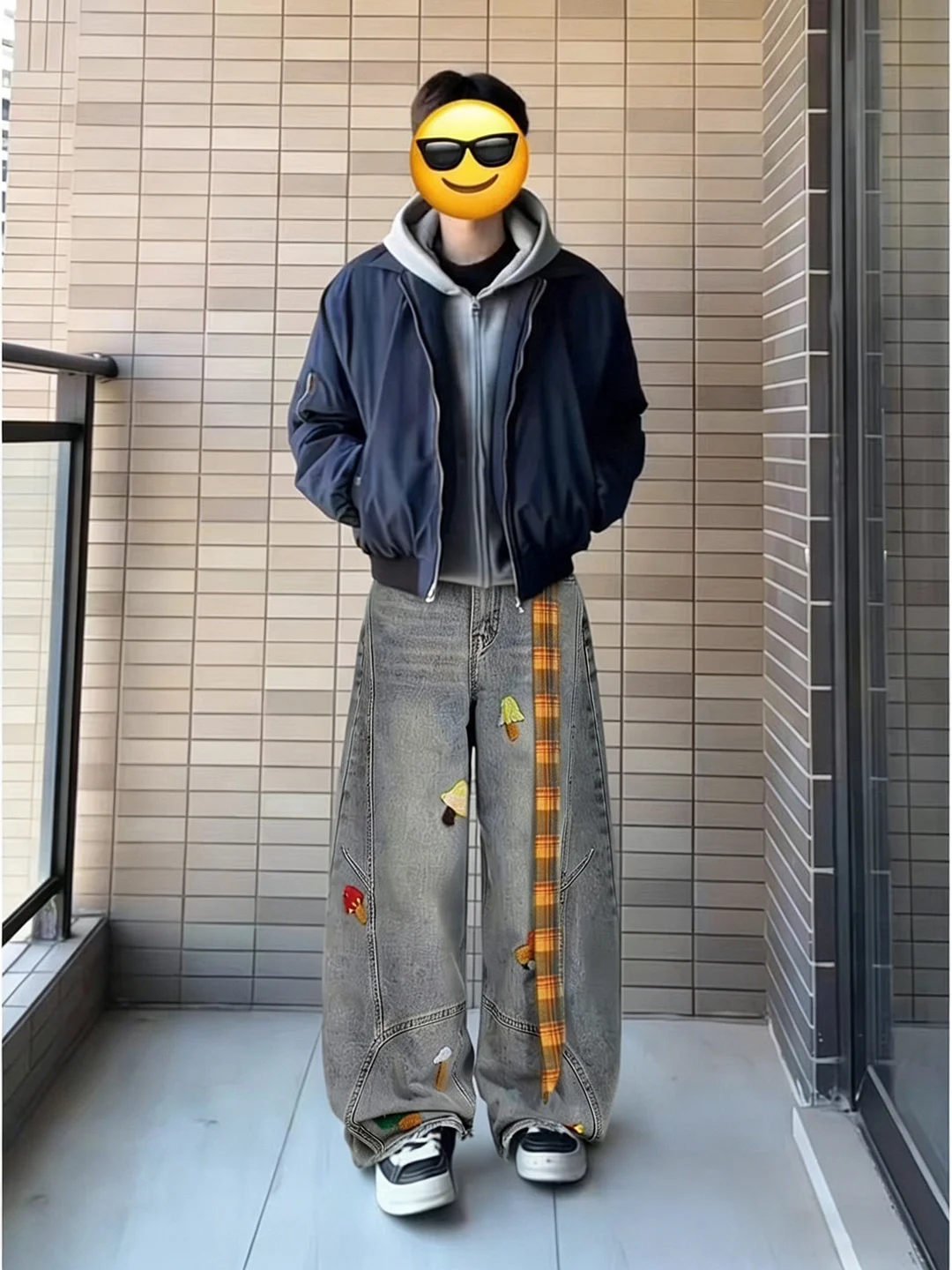 

Мужские джинсы в стиле ретро с синей вышивкой, американские уличные, с эффектом потертости, широкие, расклешенные брюки Cleanfit