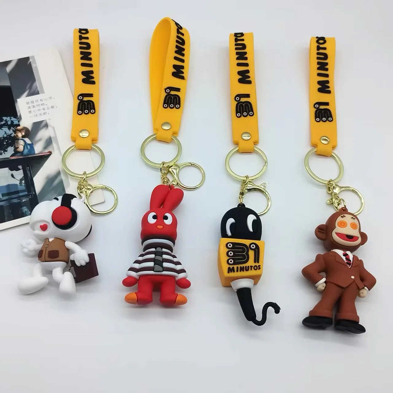 Llavero con Colgante de Equipo de Música Electrónica de Dibujos Animados Creativos