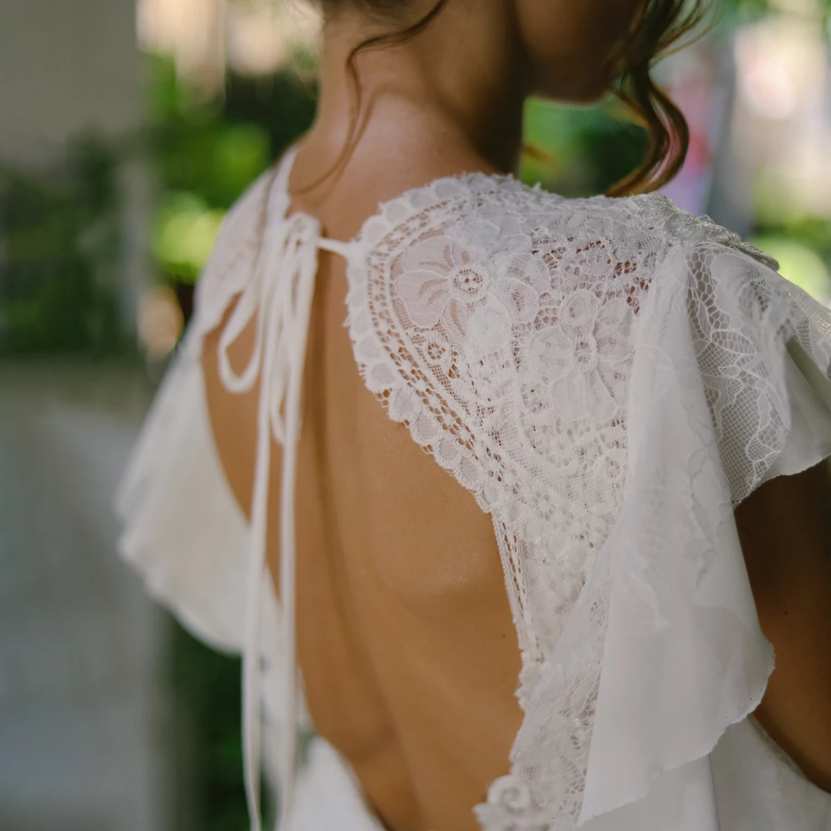 Abito da sposa senza schienale a maniche lunghe con volant applicato in pizzo personalizzato Plus Size girocollo morbido chiffon A Line Abiti da sposa