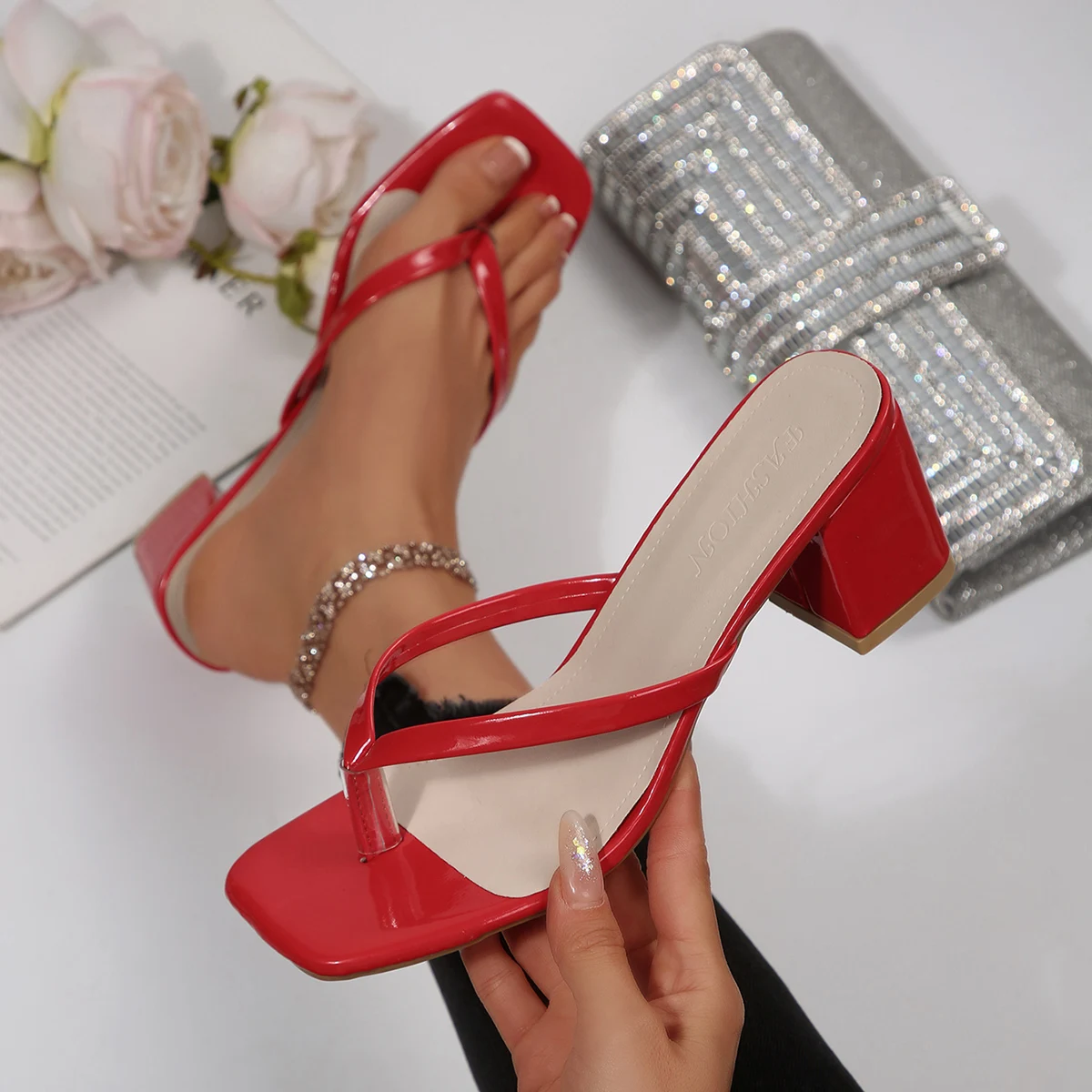 Women Sandals Solid Color Round Clip Toe Sandals Summer Fashion Thick Heels Slippers Casual Comfortable Flip Flops Shoes Women