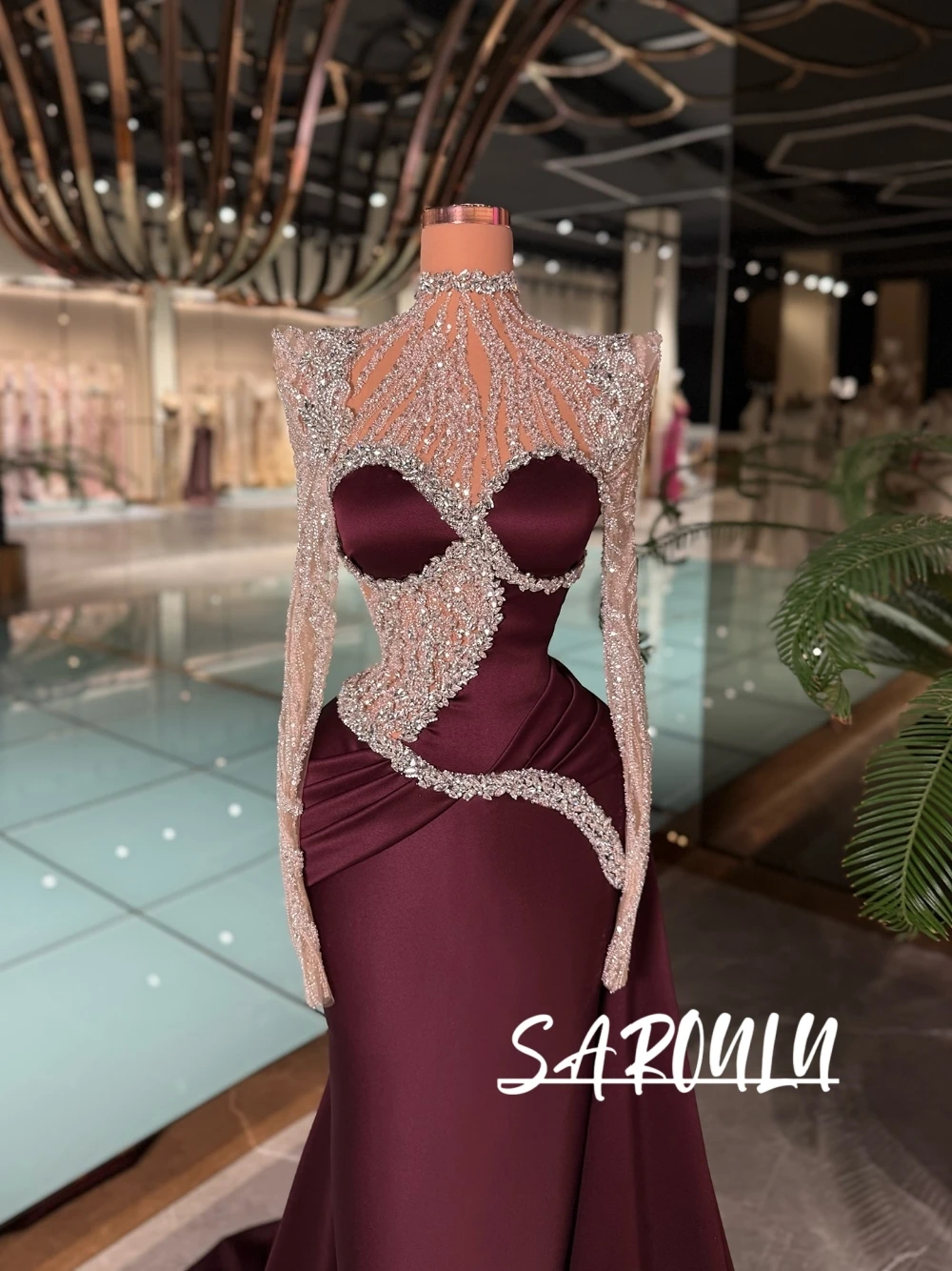 

Burgundy Satin Fashionable Evening Dress Delicate Crystals Sequins Mermaid Prom Gown Customized Celebrity Elegant Banquet Wear