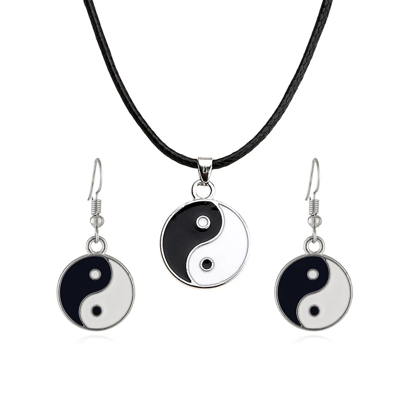 New Punk Tai Chi Yin Yang Eight Trigrams Pendant Necklaces for Women Double Sided Black White PU Leather Collar Girlfriend Gift