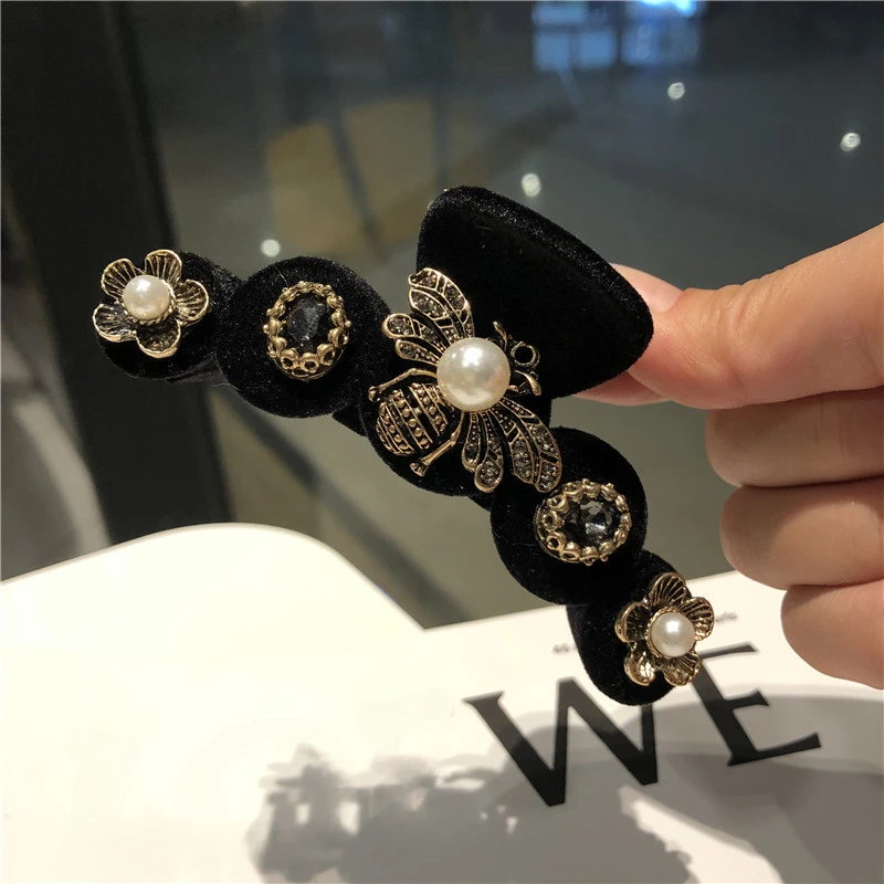 New Velvet Vintage Grip Hair Claw French Court Style Baroque Bee Pearl Crystal Rhinestone Shark Hair Snap Clips Hair Accessories