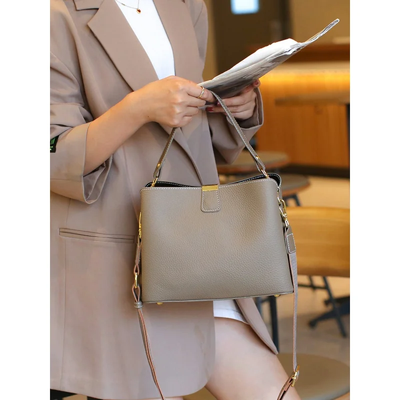 

Niche High-Grade Large-Capacity Crossbody Leather Women's Handbag