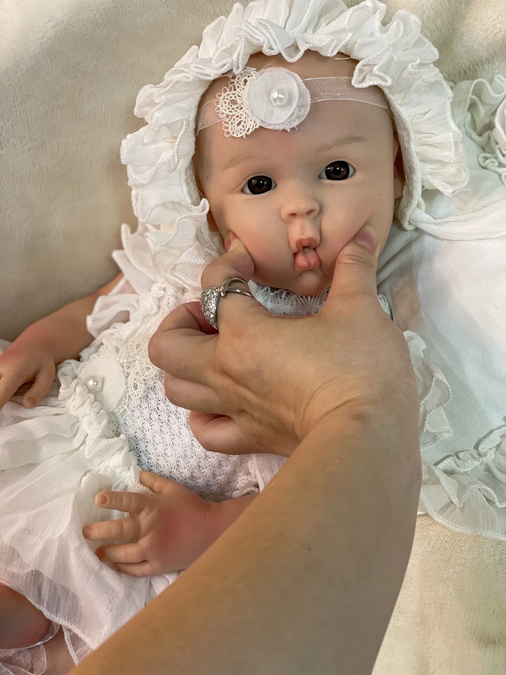 Attyi 18inch Full Body Solid Silicone Baby Girl Reborn Doll Handmade Painted Silicone Newborn Dolls bebê reborn de olho aberto