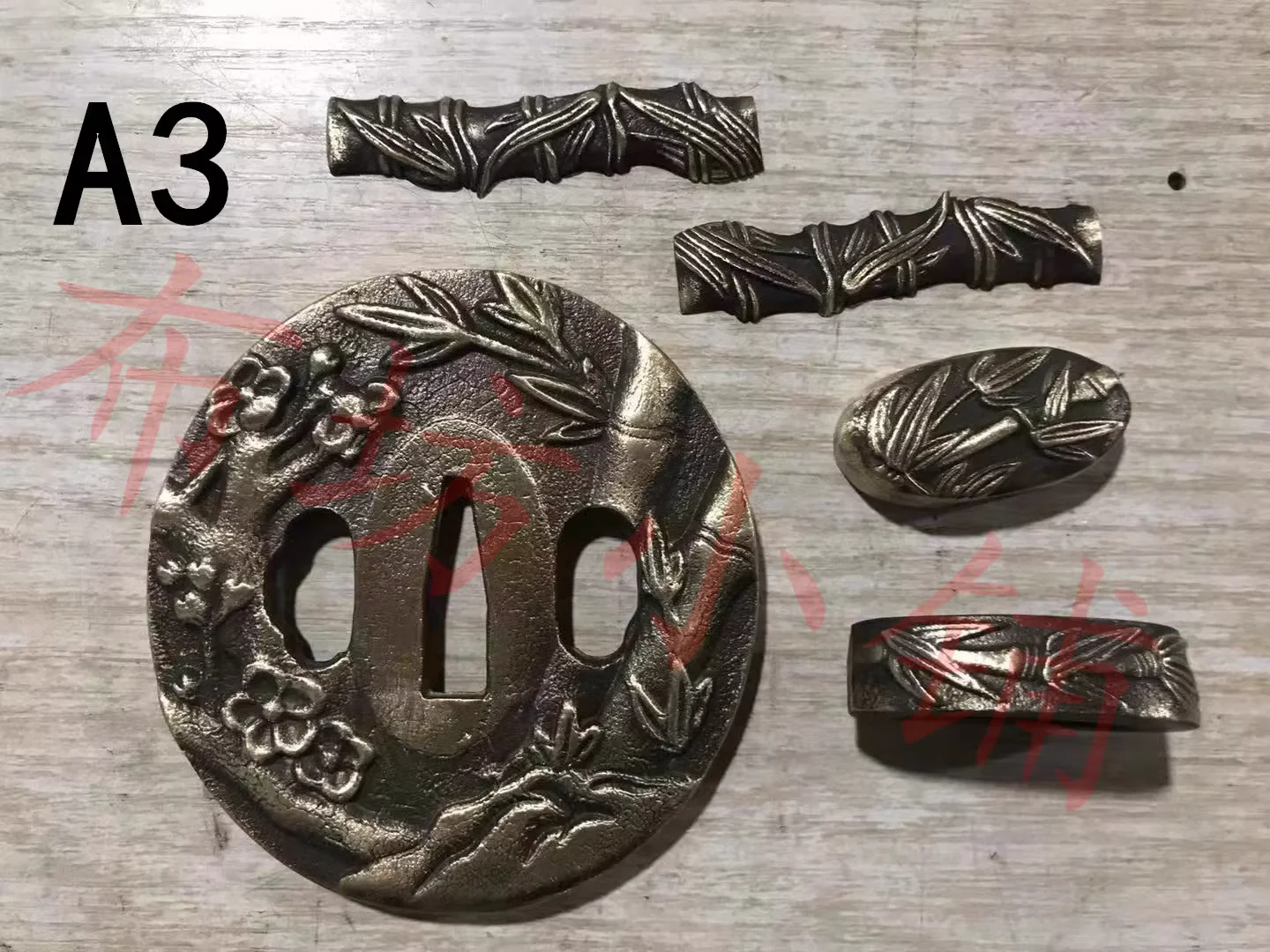 

Полный винтажный медный латунный набор аксессуаров Tsuka Tsuba Fushi Kashira Menuki для японского самурая Катана Меч