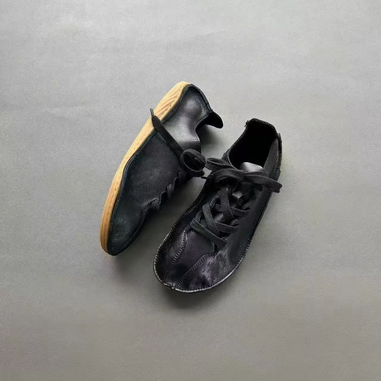 2026 German Training Shoes Outdoor Hiking Shoes Couple Casual Sneakers American Style Flat Barefoot Trekking Shoes