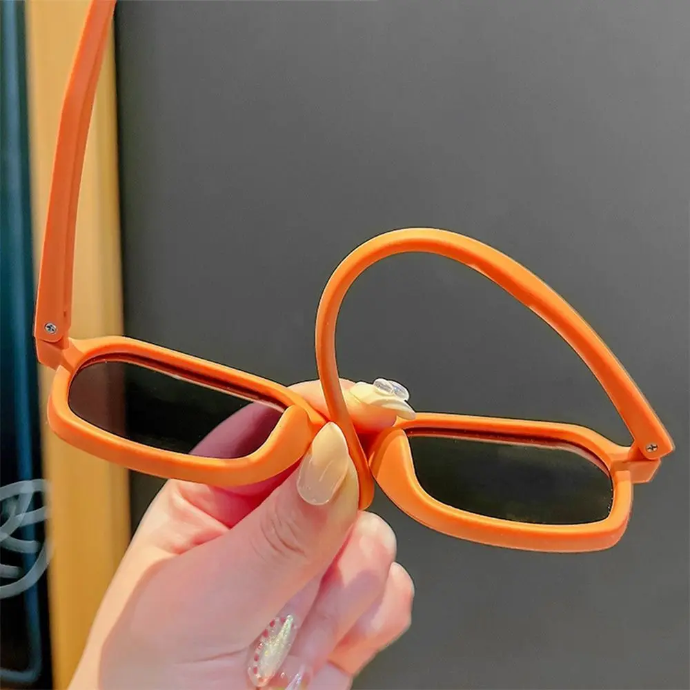 Kacamata Hitam Retro UV400 Cantik Kacamata Hitam Tren Warna untuk Wanita Pria Kacamata Hitam Persegi untuk Pria & Wanita