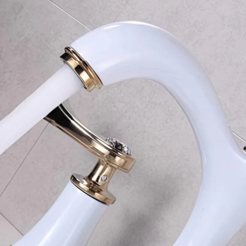 European Style Basin Faucet Hot and Cold Water Dual Handle Three-Hole Split Basin Faucet Three-Piece Set White