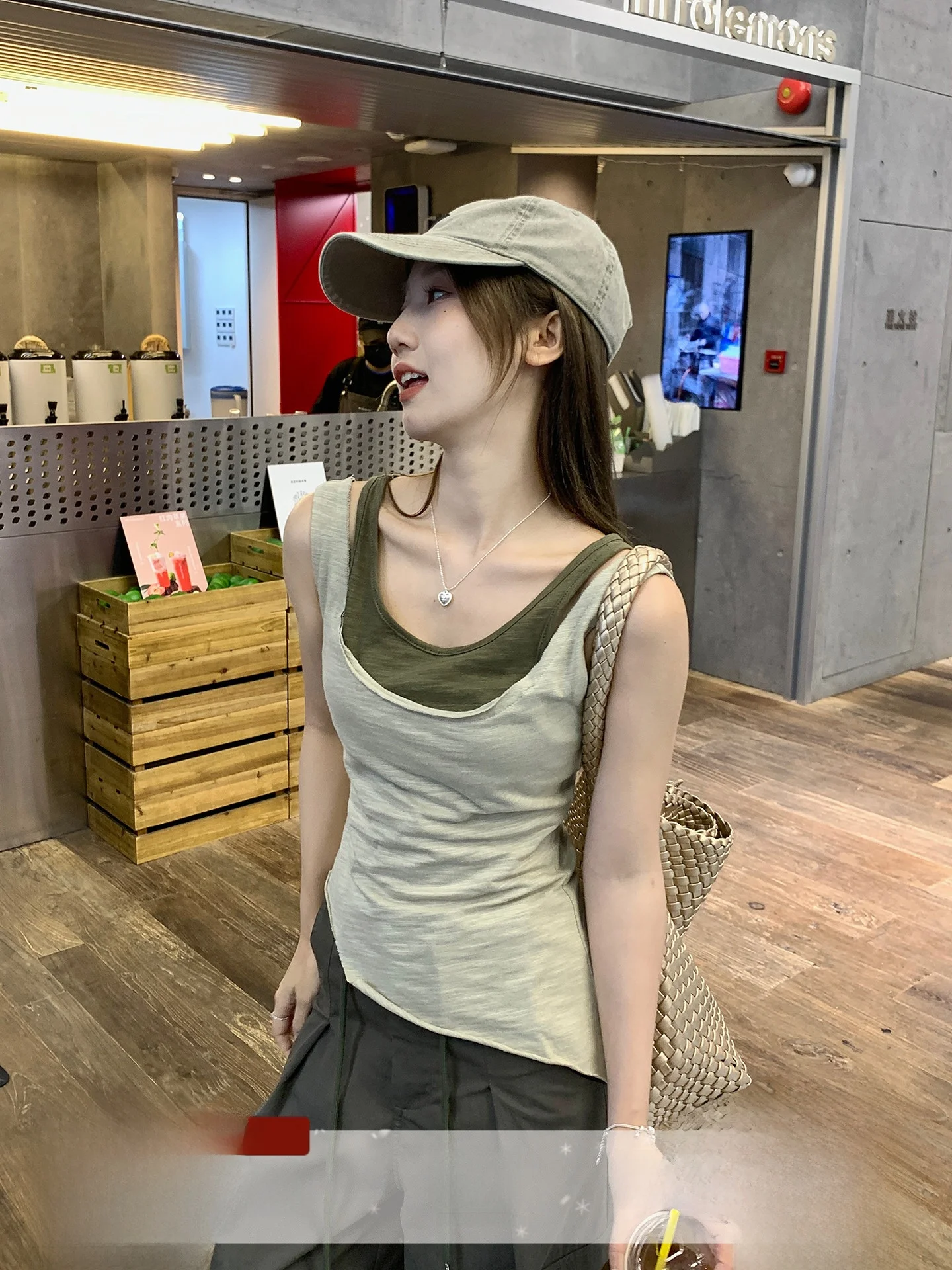 

Ретро-американский цветной жилет с бретелями для женщин, милый и дерзкий, с асимметричным подолом, круглый вырез, летний топ, имитация двух частей