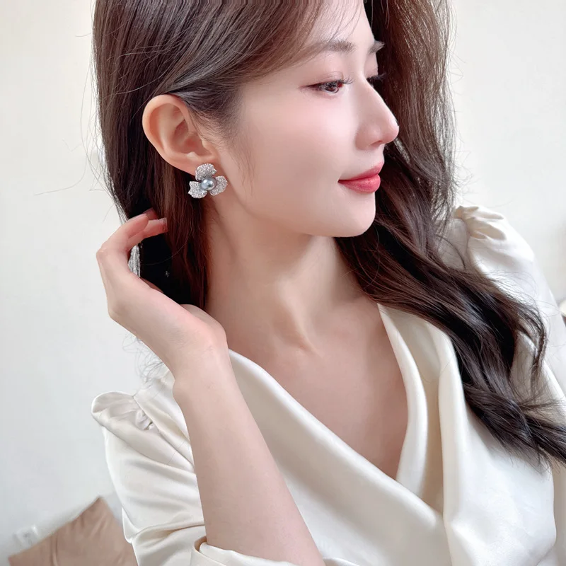 s925 silver needle elegant and high-end earrings, full diamond petals, new trendy zircon inlaid flower pearl stud earrings
