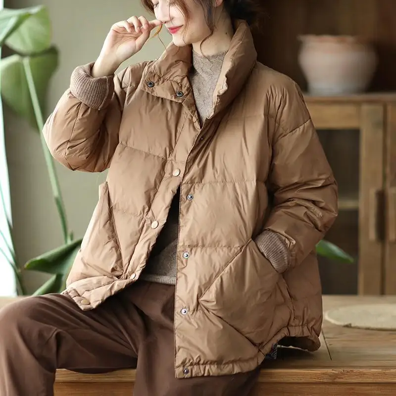 

Белая нейлоновая куртка-пуховик с воротником-стойкой, на одной пуговице, повседневная, в стиле ретро, однотонная, женская, теплая, универсальная, для работы и повседневной носки