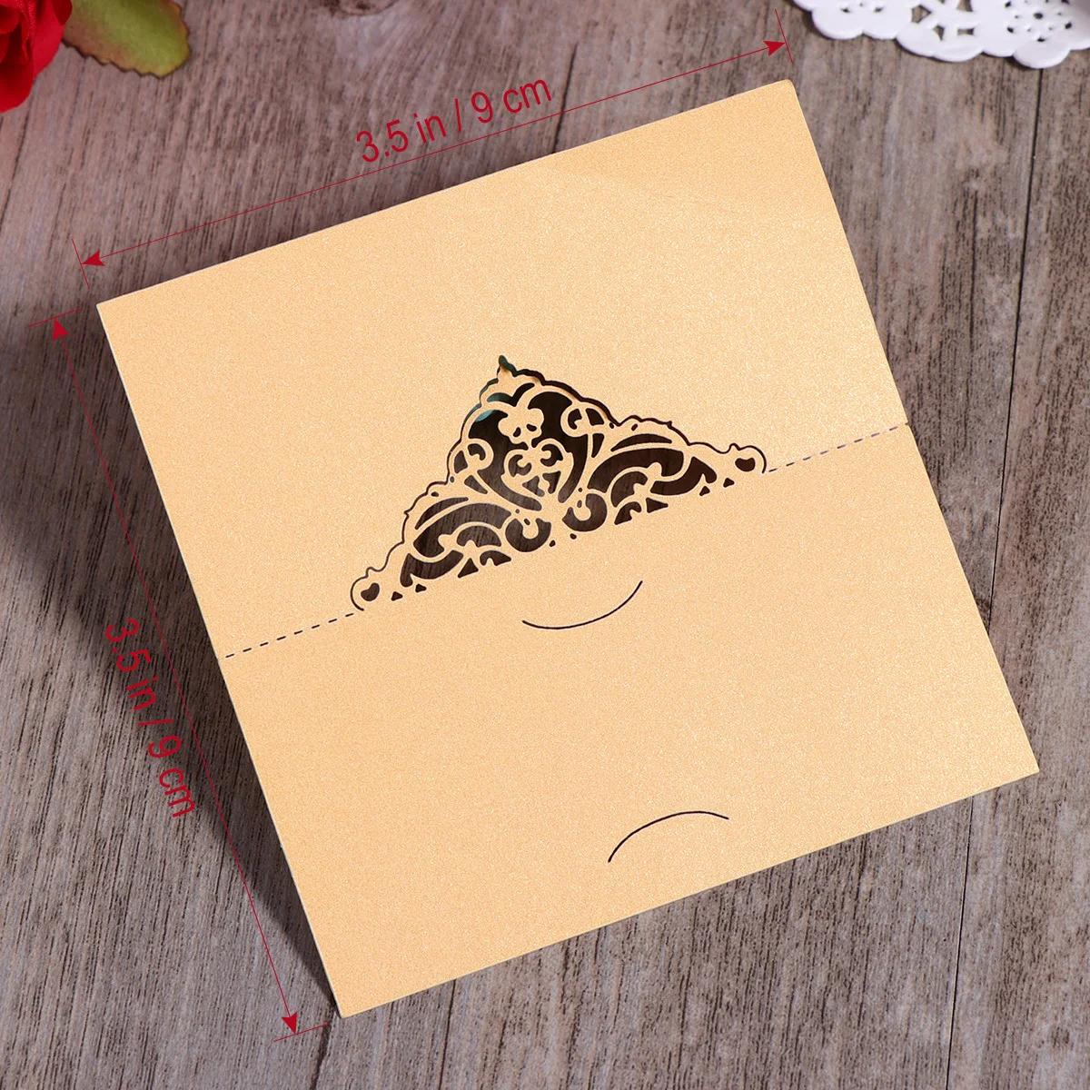 

50 шт. настольная вывеска в карточках, элегантный полый дизайн, складные именные бирки для украшения свадебной вечеринки, золотая свадебная открытка