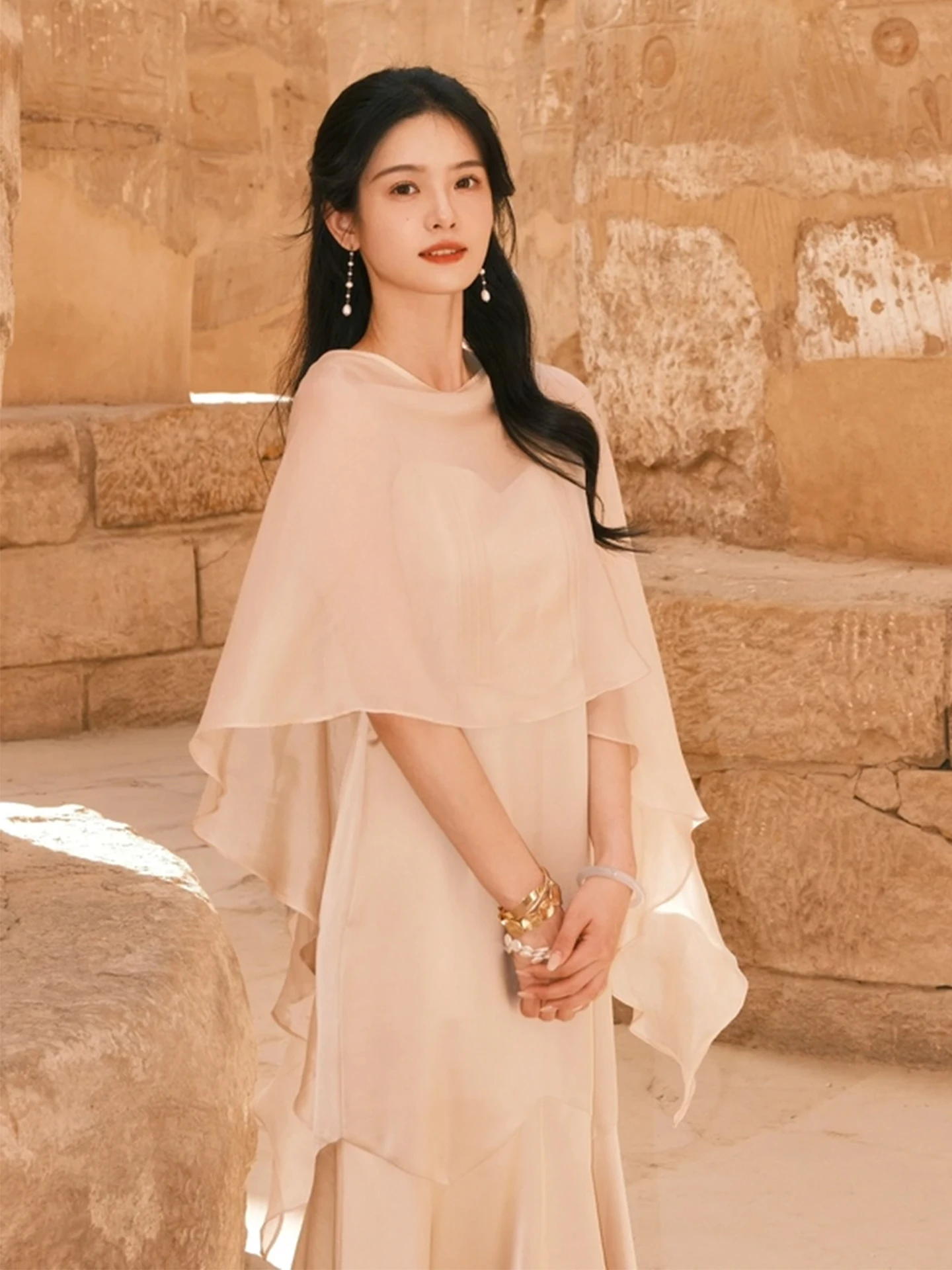 

Ele Chinese Sle Two-Piece Set Women's Gown with awl Satin Material Svel High Waist Design for Various Ocns