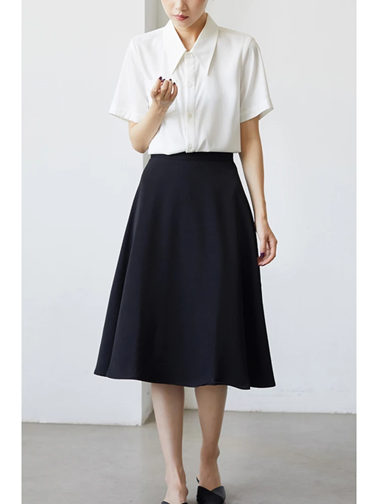 قميص نسائي أبيض بأكمام قصيرة، تصميم صيفي جديد بسيط بياقة مطوية، مناسب للعمل والمقابلات والمناسبات الرسمية والكاجوال العصرية