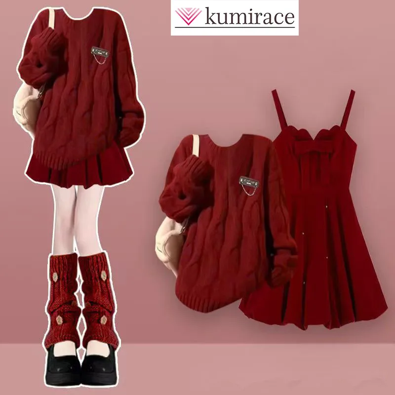

Женский комплект 2025 Новый красный свободный вязаный свитер Женское утягивающее платье на бретельках Комплект из двух предметов с юбкой Новые комплекты в тон Короткие комплекты