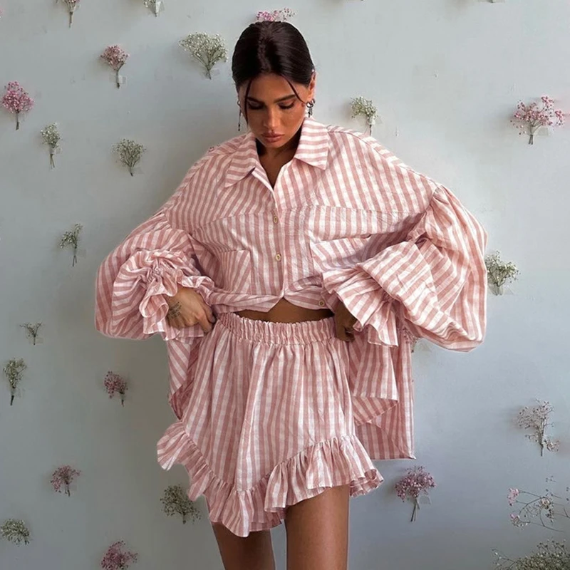 TARUXY Casual Ruffled Shorts Two-piece Set Female Plaid Print Lapel Lantern Sleeve Cardigan Shirt Loose Shorts Suit Women's New