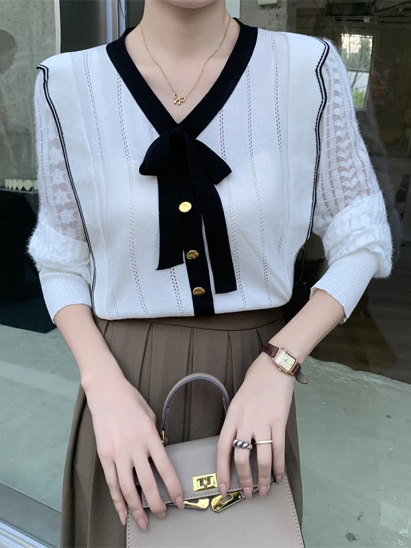 เสื้อสเวตเตอร์ถักไหมพรมคอวีสไตล์เกาหลีสำหรับผู้หญิง รุ่นใหม่ล่าสุดสำหรับฤดูใบไม้ร่วง ดีไซน์ผูกโบว์คาดเอว แต่งผ้าแบบต่อผ้า สไตล์เกาหลี