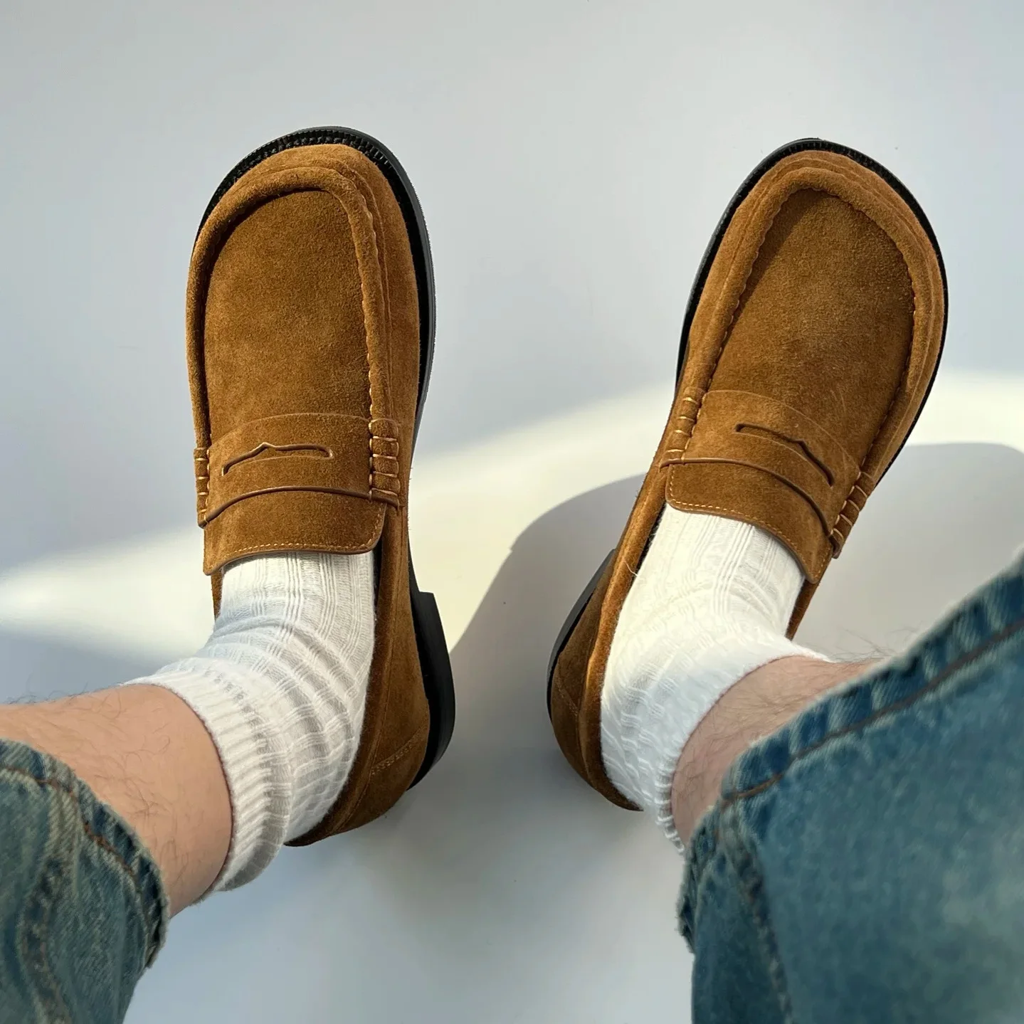 

Мужские лоферы без шнуровки из натуральной кожи Briti Sle Bean oes Простой дизайн Высококачественное ощущение Faionable Single oes для молодежи