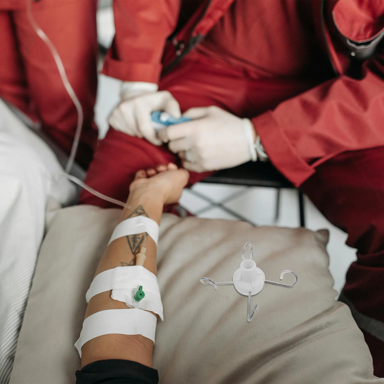 

Heavy Duty Metal Iv Pole Hook for Vertical Drip Rack Clinic Hospital Medical Drip Bag Holder Wheelchair Iv Pole Hanger