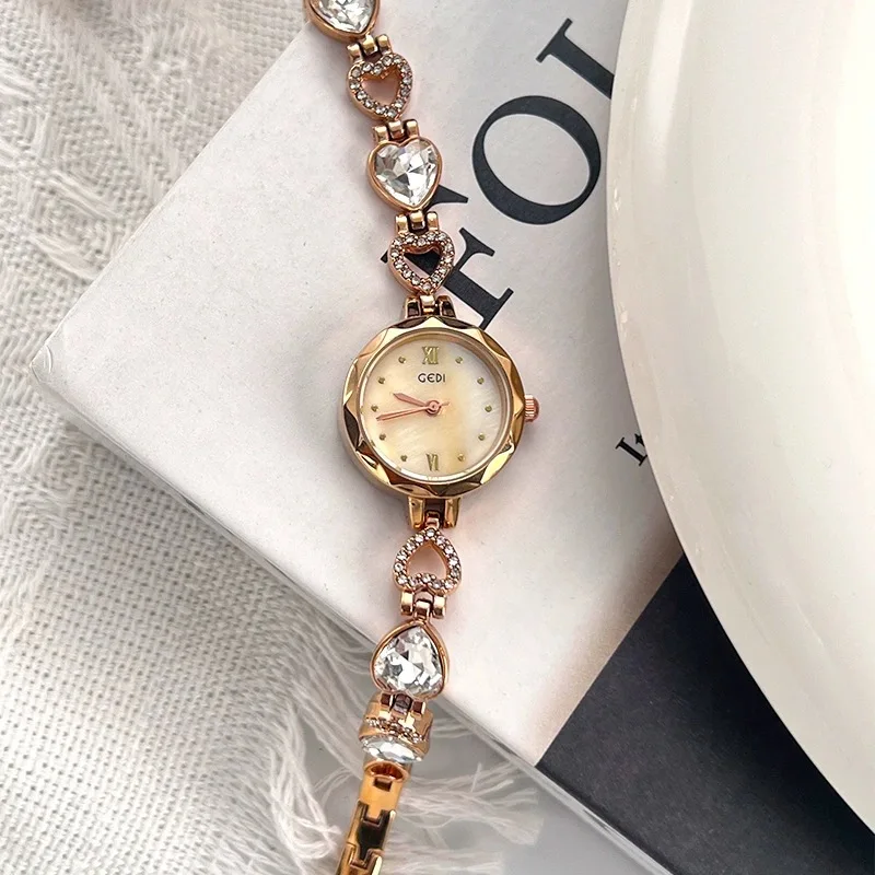 

Love heart rhinestone light luxury quartz ladies retro high-end casual versatile high-quality luxury watch ladies gift