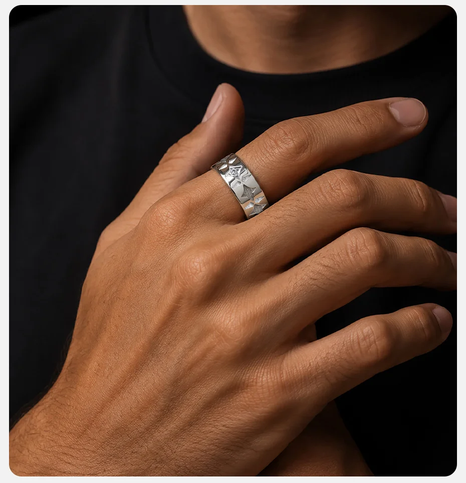 Vnox Edelstahl Herrenring, breiter Ring mit eingelegtem weißem Zirkon in Form eines vierzackigen Sterns, silberfarbener Fingerschmuck, Geschenkgröße 7-12 – Detail 4