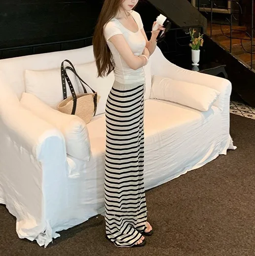 

8187, широкие брюки в черно-белую полоску, осень-зима, стиль старых денег, эластичный пояс, галстук с цветными блоками, закрывающий бедра, прямые брюки