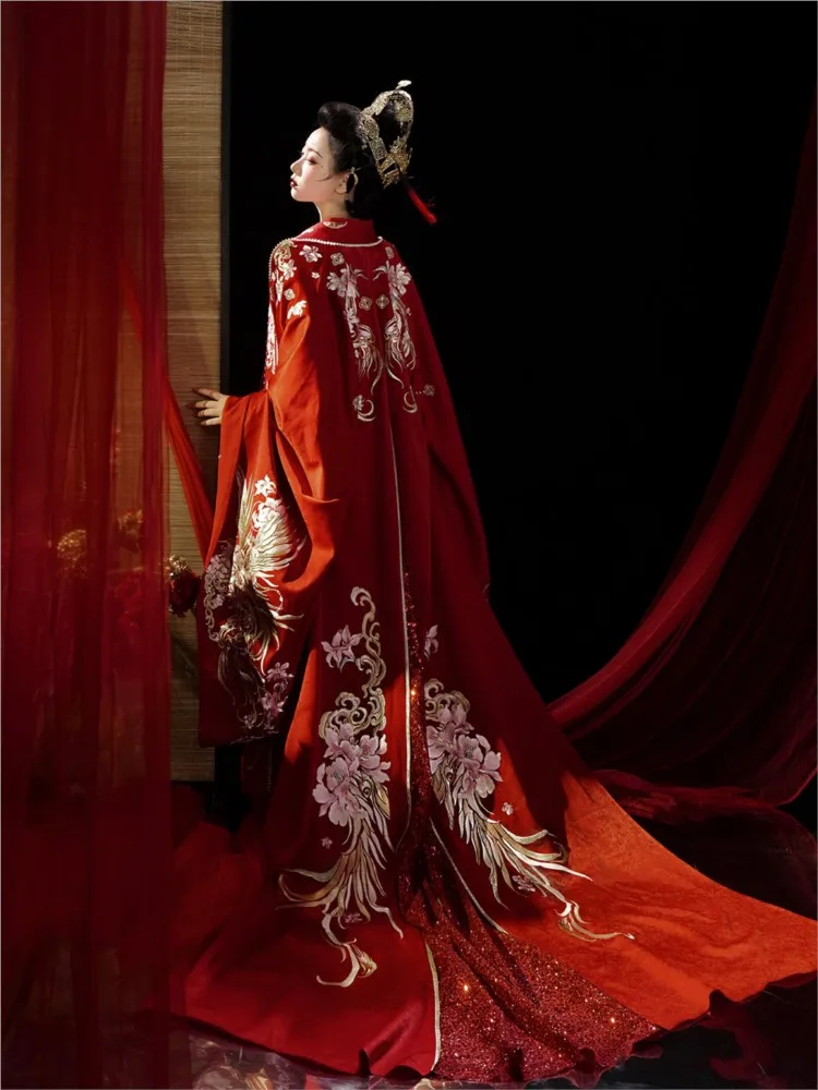 

Hanfu wedding dress Chinese-style heavy embroidery tail-end large-sleeved shirt