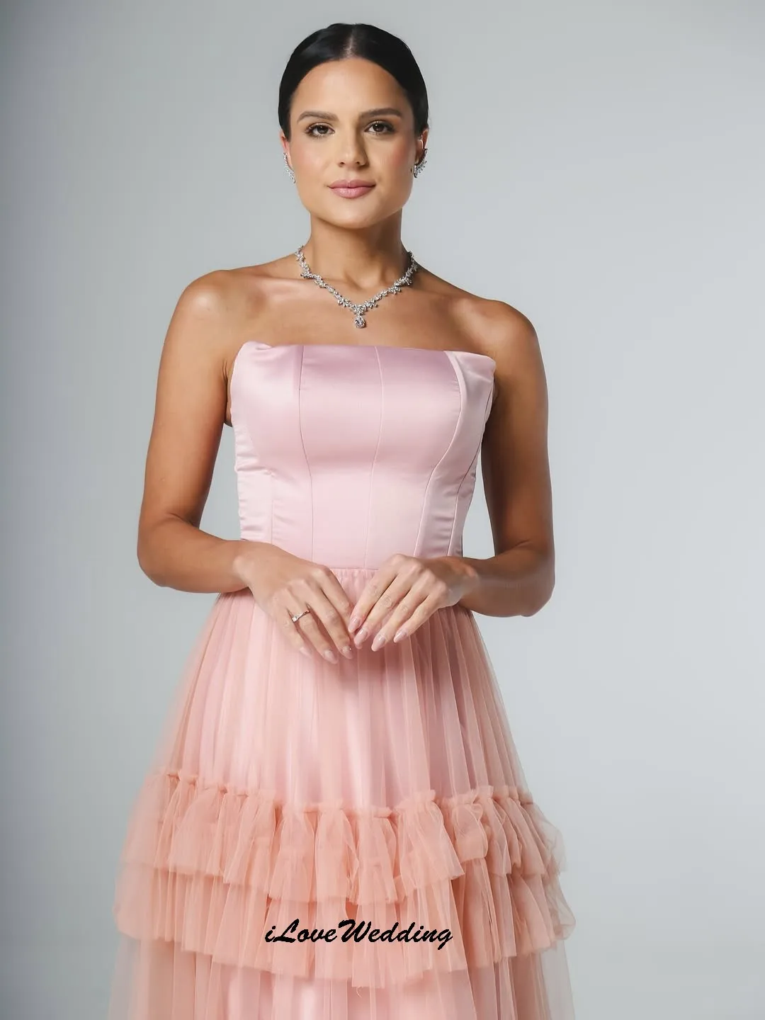 핑크 스트랩리스 프롬 드레스 2025 튤 A라인 웨딩 파티 드레스 여성용 게스트 티어드 롱 이브닝 드레스 갈라 맞춤 제작
