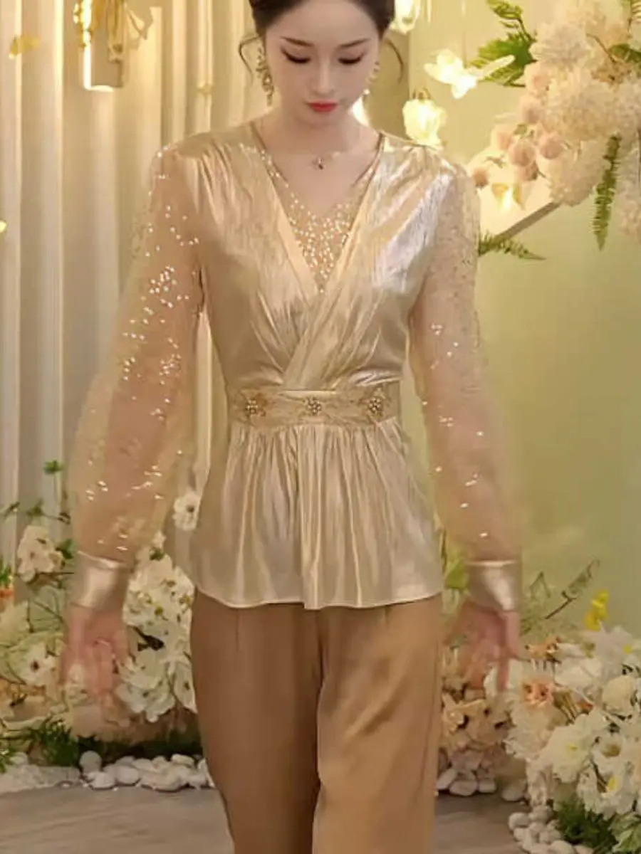 

Champagne Gold Shirt for Women in Autumn Fashion Elegant and Versatile Top JJ78