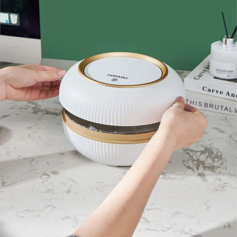 

Настольный пластиковый мусорный бак, бытовой мини-корзина для мусора, гостиная, журнальный столик, офис, креативный пресс, крытый контейнер для хранения ZG424