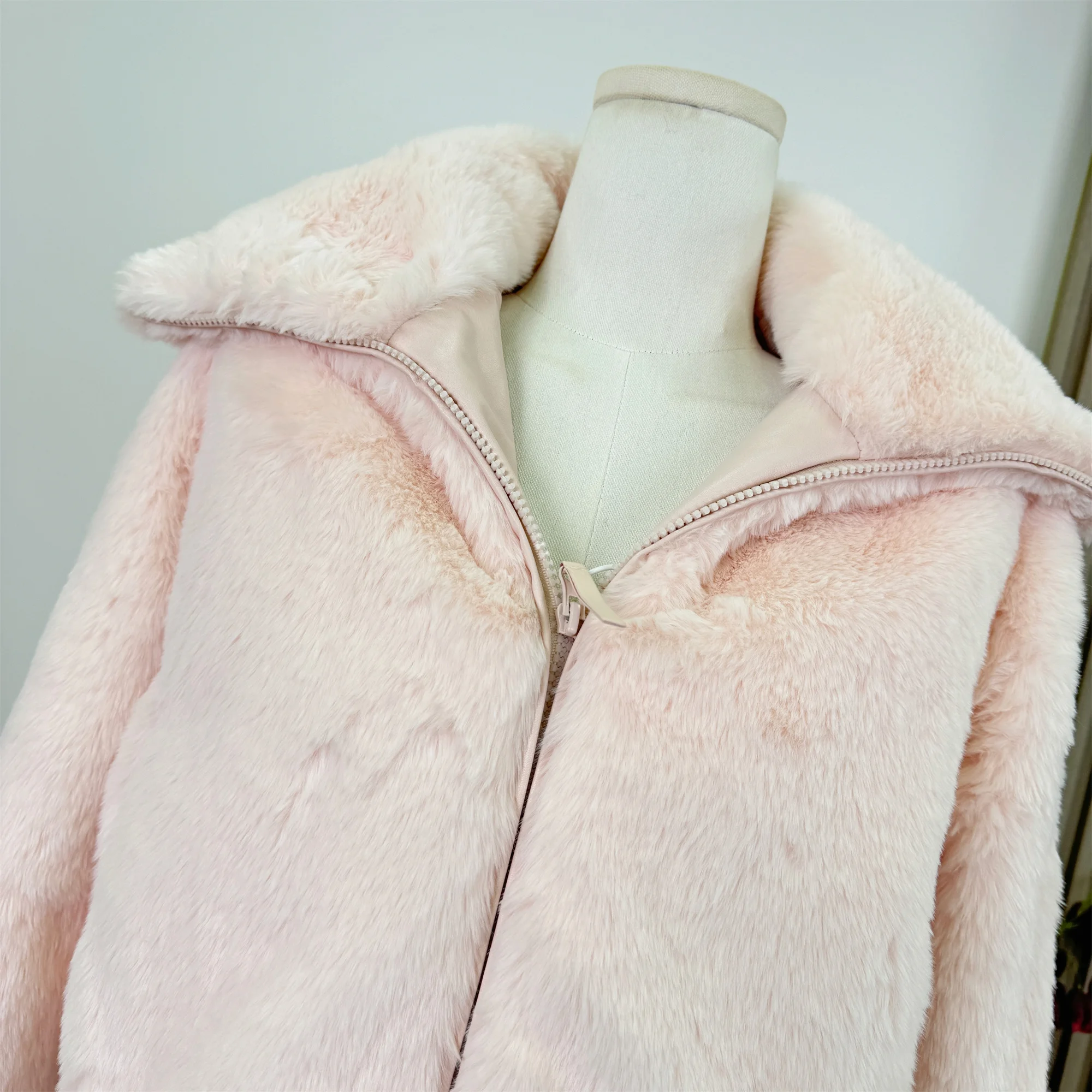 Women's Autumn Winter Faux Rabbit Hair Lovely Pink Long Sleeve Short Jacket Lady Fluffy Faux Fur Zip Up Outwear