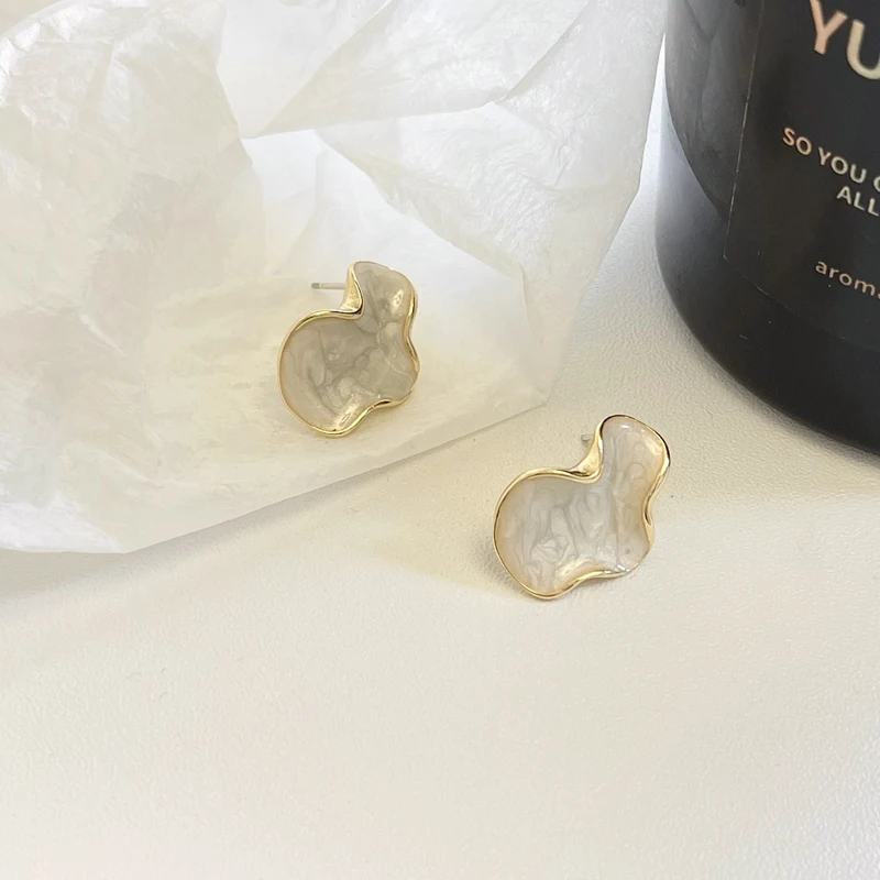 White Enamel Cloud Women\'s Stud Earrings Irregular Shape Gold Color Metal Side Wave Uneven Unusual Small Earrings for Girls
