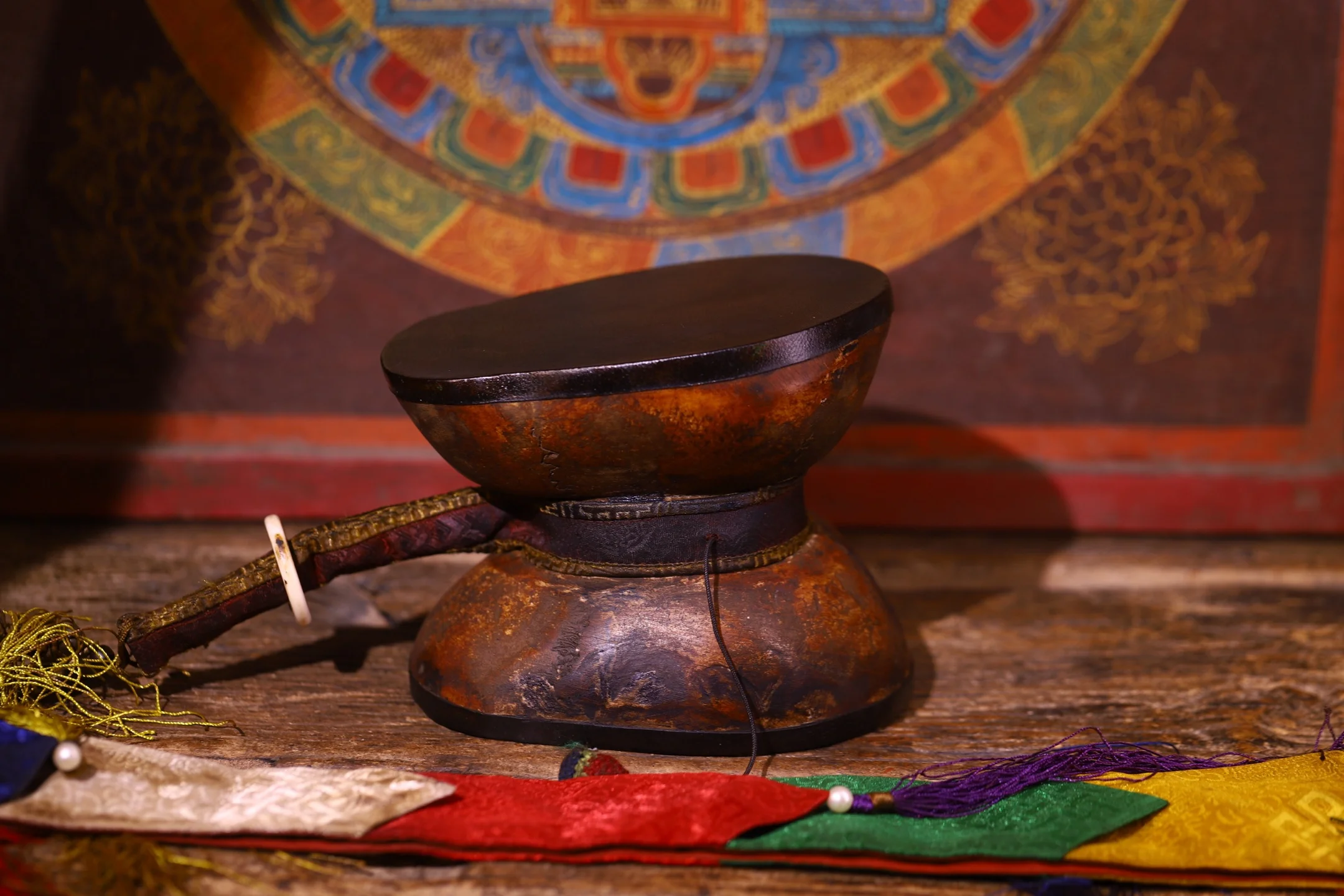

Old Eminent Monk handmade Damaru Fa Drum Buddha Damaru prayer flag Amulet Dharam Worship Hall Town house
