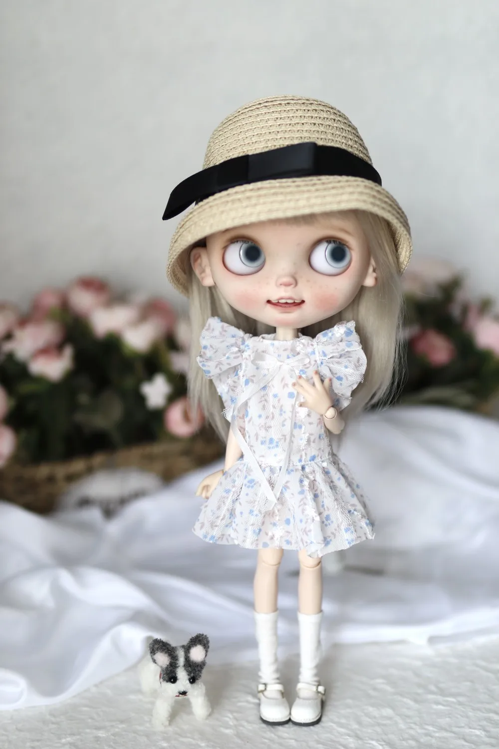 Blythes doll clothes suit 1/6 size  OB24 doll size fashion new light apricot small fresh floral skirt summer new female woman