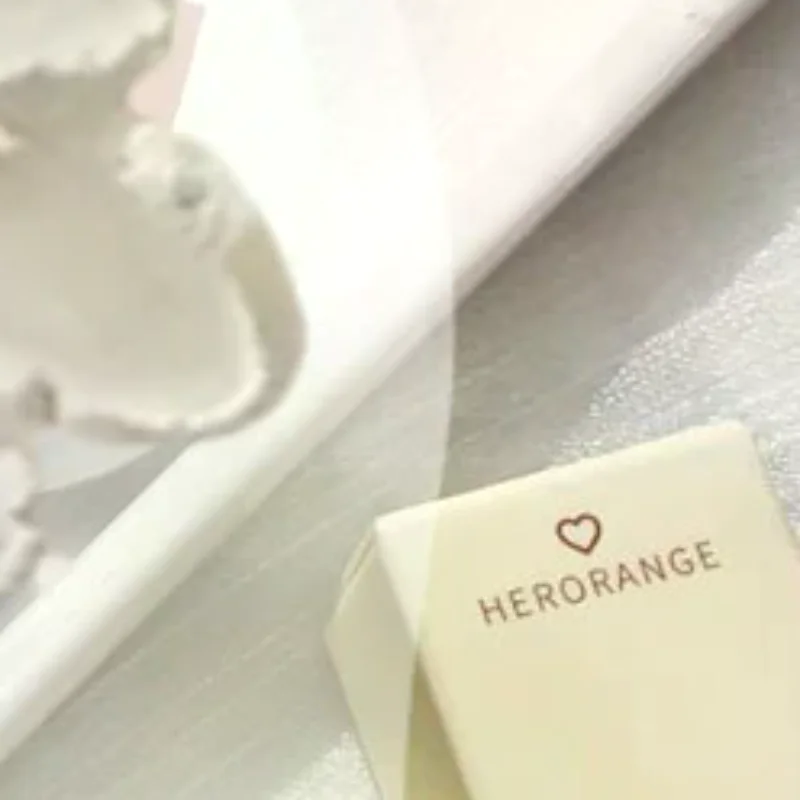 HERORANGE Velluto opaco Fango per labbra Tazza antiaderente impermeabile a lunga durata Lucidalabbra Liscio setoso Nebbia morbida Rossetto Cosmetici per il trucco