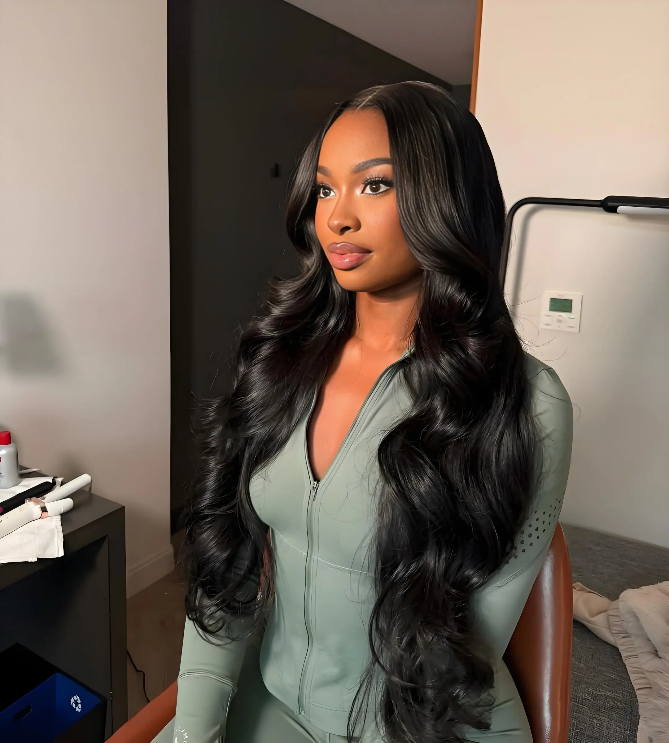 

Парик из 100% натуральных человеческих волос, плотность 220, HD, 13x6, 13x4, с предварительно выщипанными прядями, волнистый, с кружевной передней частью, 360 Full Lace, натуральный черный цвет, для чернокожих женщин.