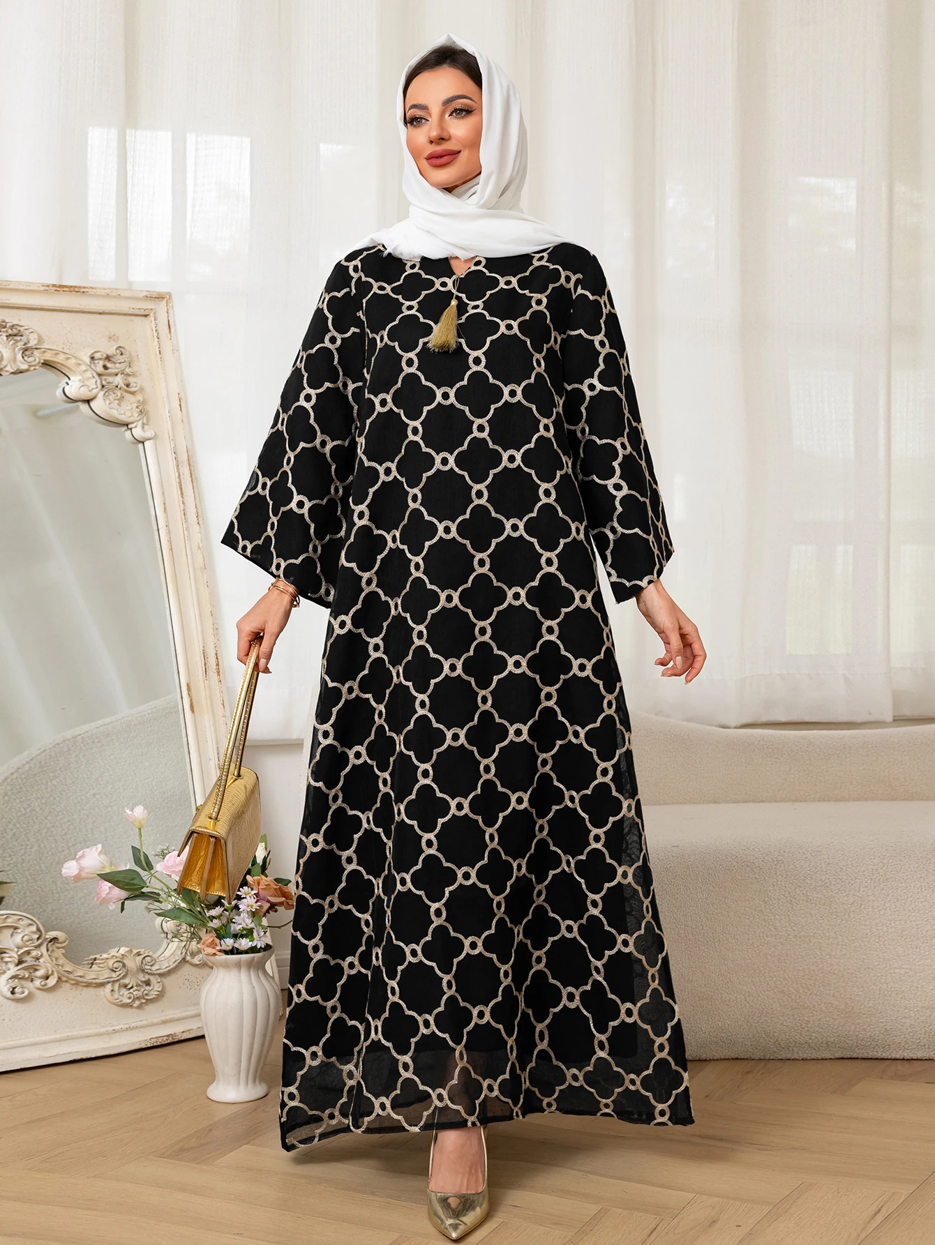 

Новая черная мусульманская абайя с кремовыми геометрическими узорами в форме колокольчика с рукавами и кисточками для официальной одежды на Рамадан и Ближнем Востоке