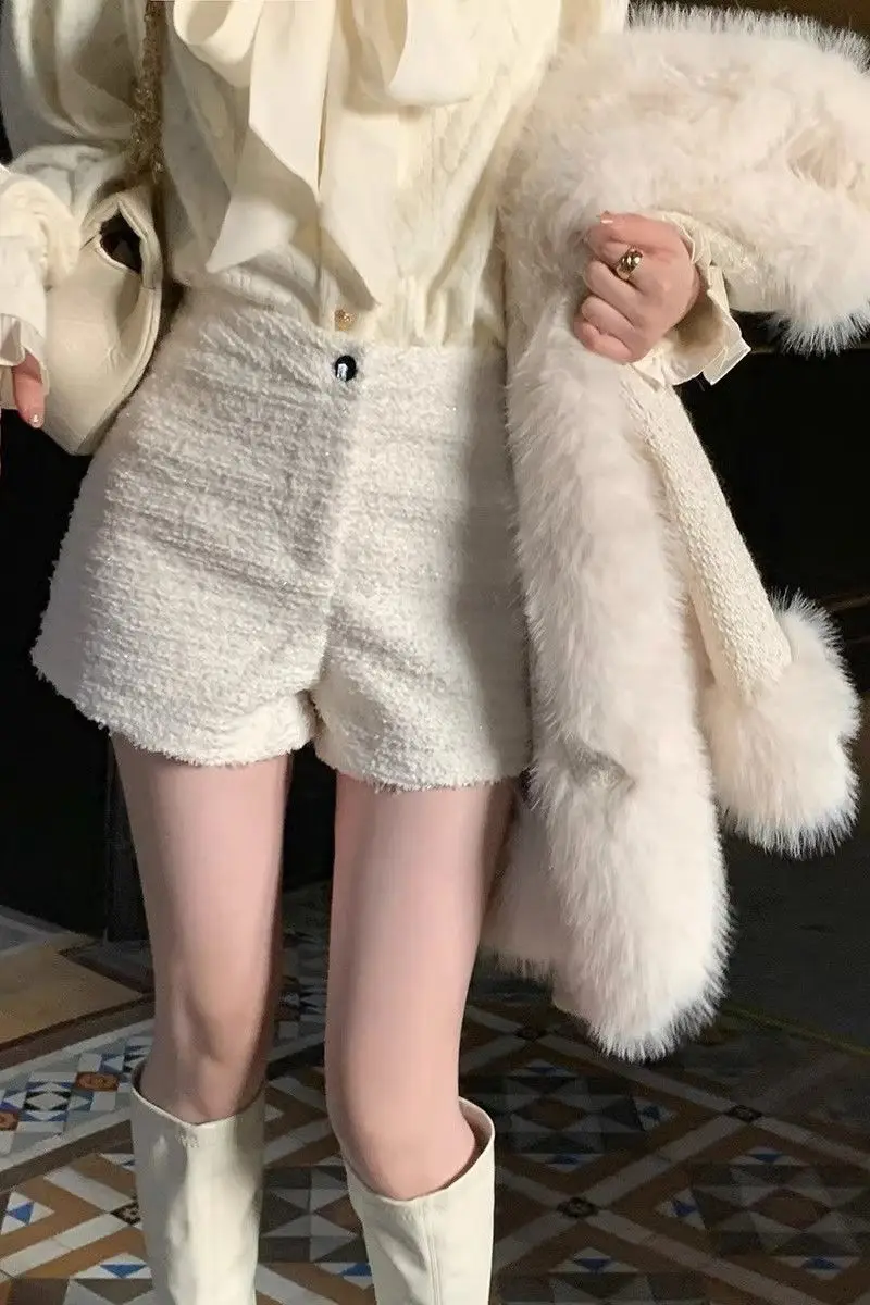 Pantaloncini di tweed stile francese autunno/inverno 2023 Pantaloncini di avvio dimagranti a vita alta per le donne Design elegante e chic Versatile e unico