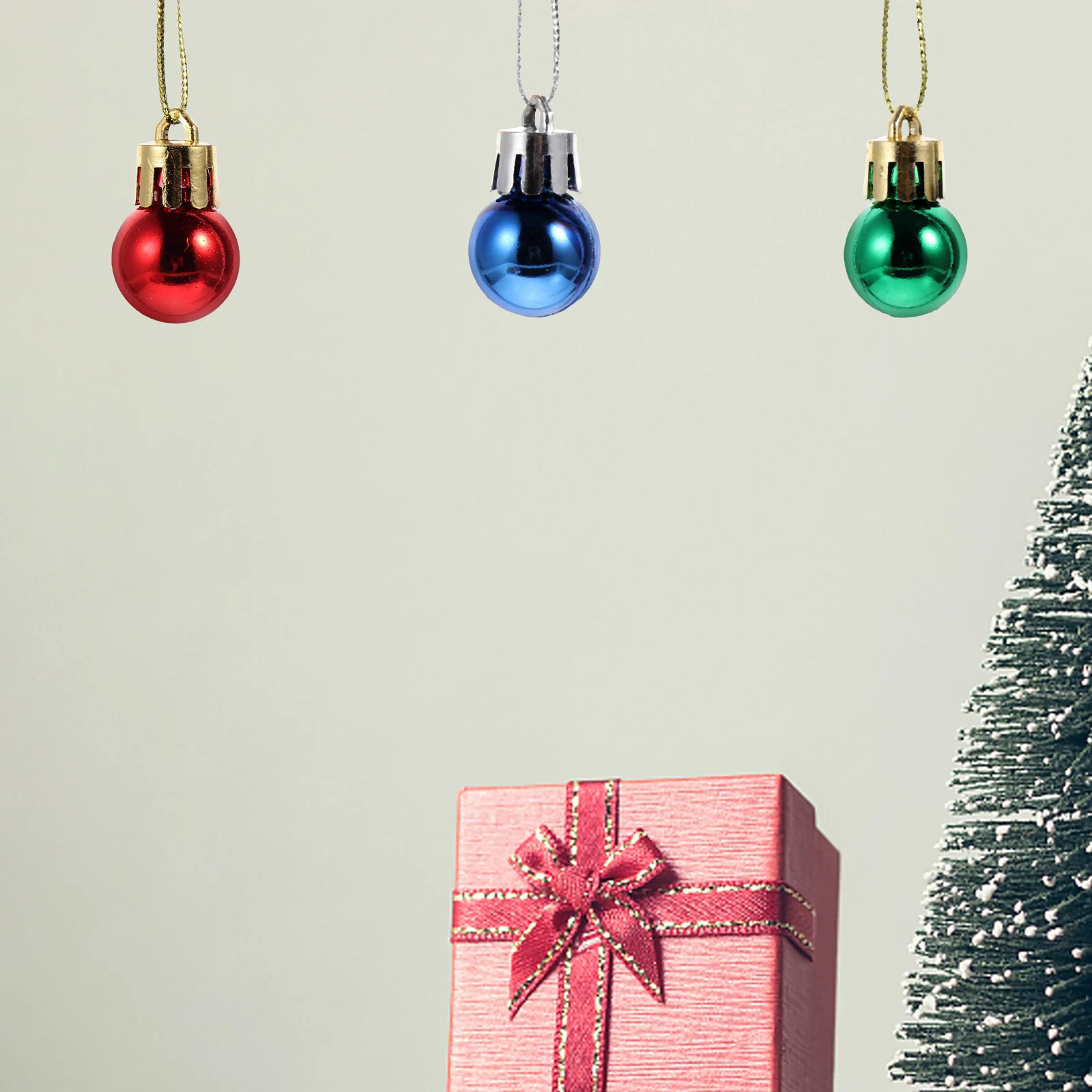 

96Pcs Plastic Christmas Ball Ornaments Mini Hanging Balls Lightweight Xmas Tree Decorations Reusable Holiday Supplies