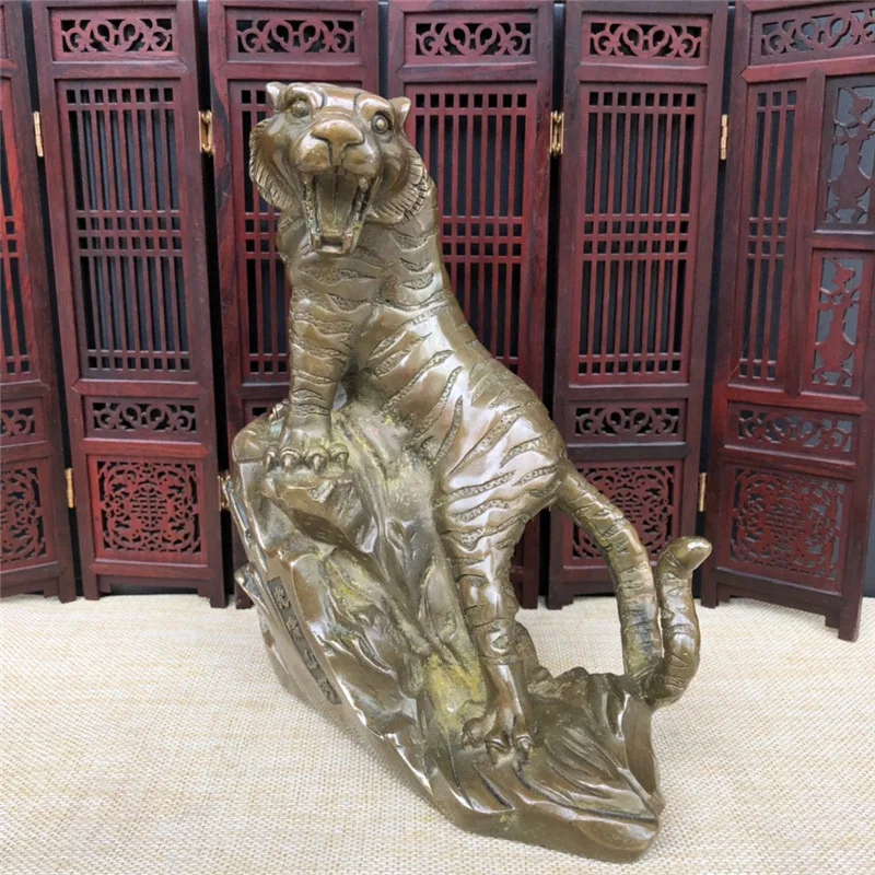 ornament, brass climbing a mountain, tiger from the twelve zodiac signs, purple copper-colored craft, home dec