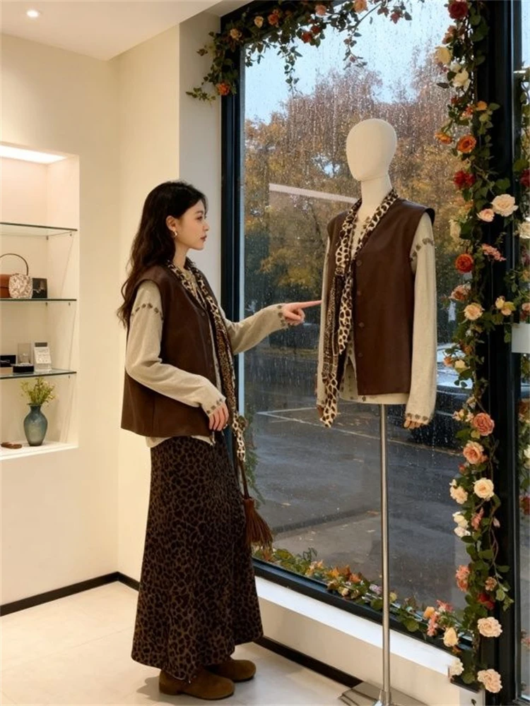 

Retro Korean Sle Women's Loose Fit irt And Vest Set Early Autumn Faionable Two-Piece Suit Ele And Sli