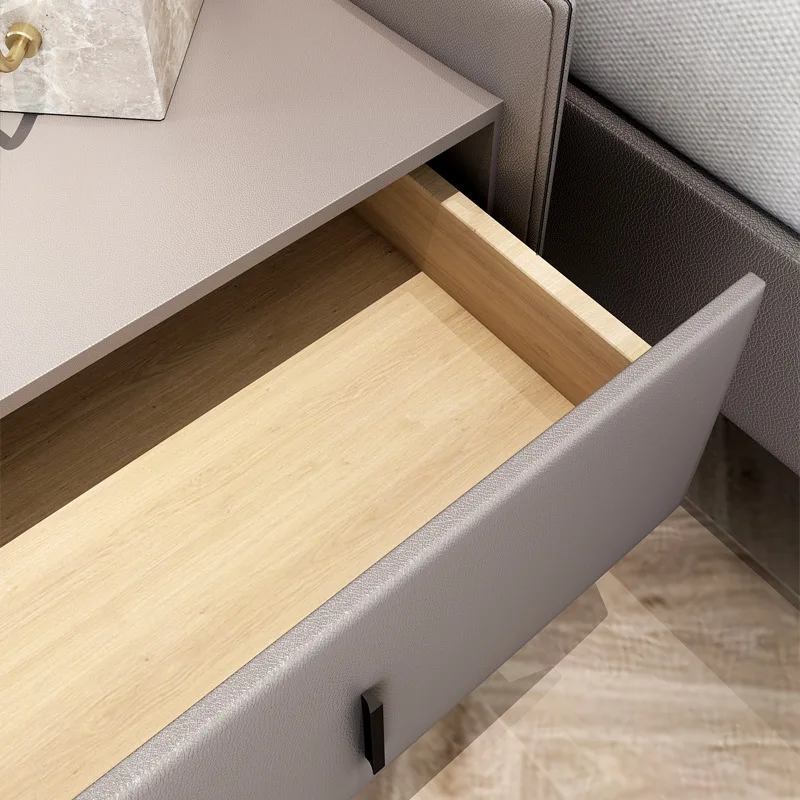 طاولة بجانب السرير إيطالية بسيطة من الجلد ودرج من الخشب الصلب وطاولة بجانب السرير وغرفة نوم حديثة وشقة صغيرة وطاولة بجانب السرير في الفندق #4