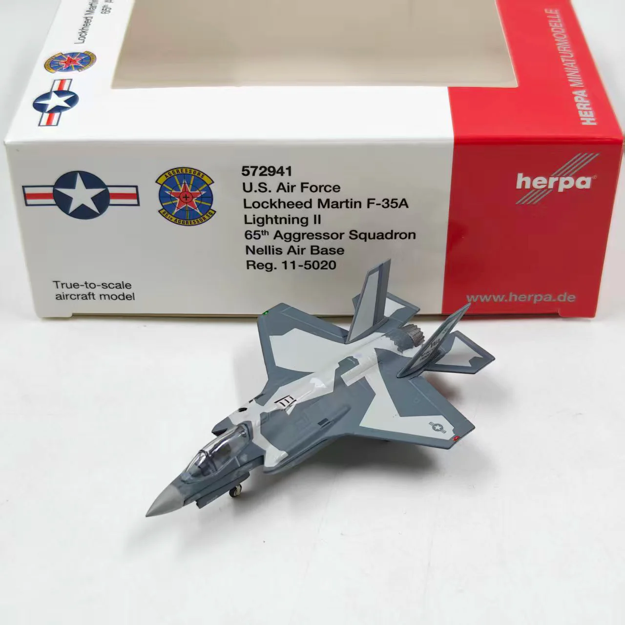 Scale Aircraft 1/200 F-35A Lightning II Fighter Model Holiday Collection Gift Souvenir Display Airplane Model Ornament