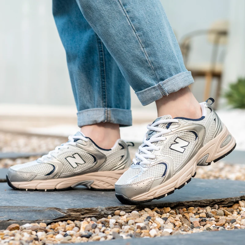 

FallTrendy mesh casual sports shoes, fashion design, youthful vitality