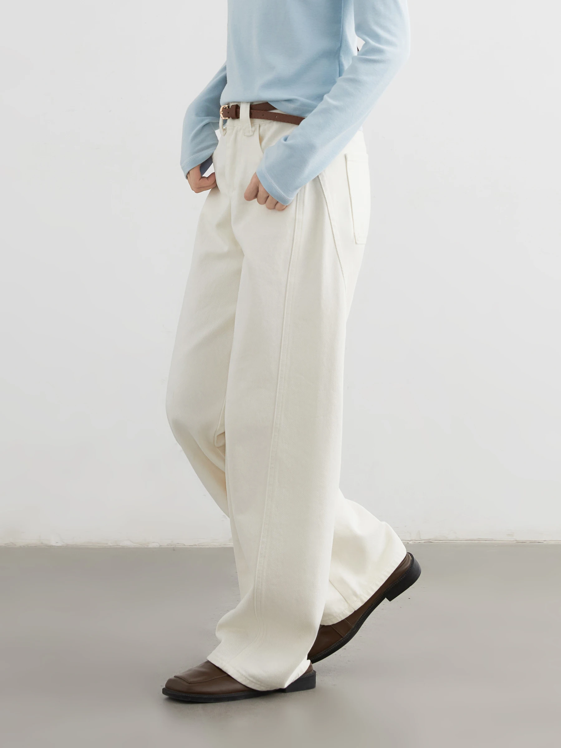 CHIC VEN กางเกงยีนส์ผู้หญิงสีขาววินเทจลำลองขากว้างกางเกงเดนิมกระชับสัดส่วนกางเกงหญิงฤดูใบไม้ร่วงฤดูหนาว 2025