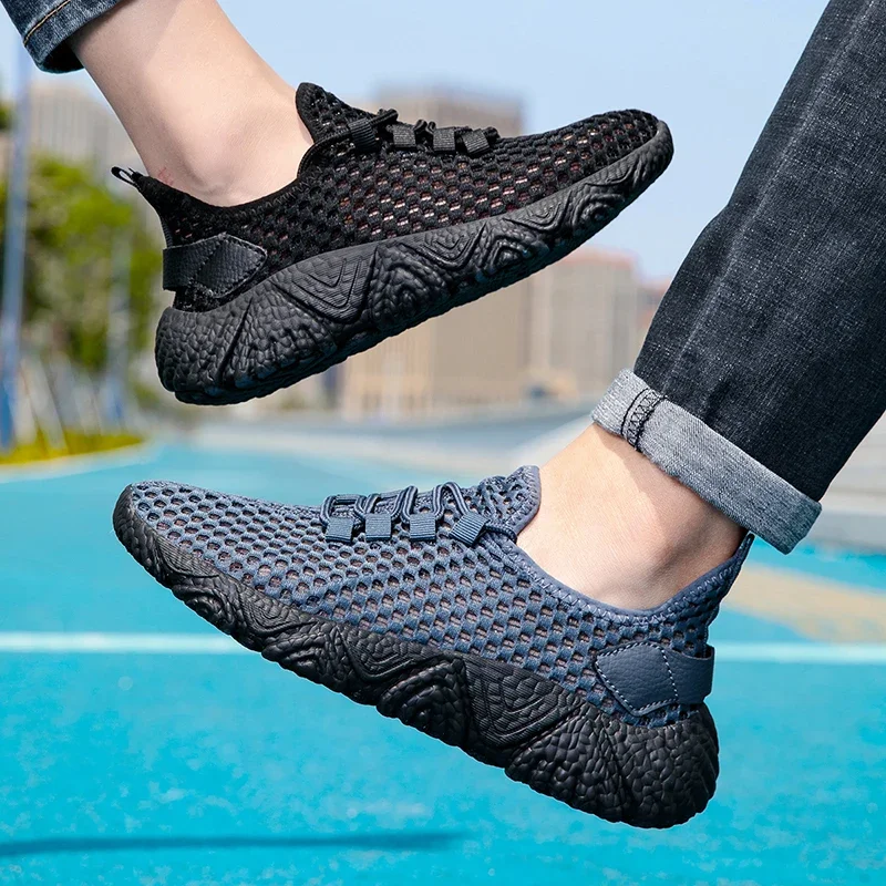 

Lightweight and Breathable Mesh Casual Shoes for Men Trendy and Versatile Sports Shoes 2025 New Fashionable Thick Soled Shoes